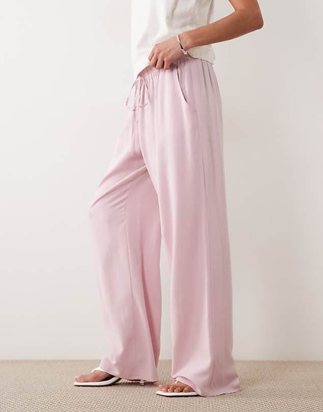 ASOS ASOS DESIGN linen blend pull on trouser in lilac — Light lilac pink trouser