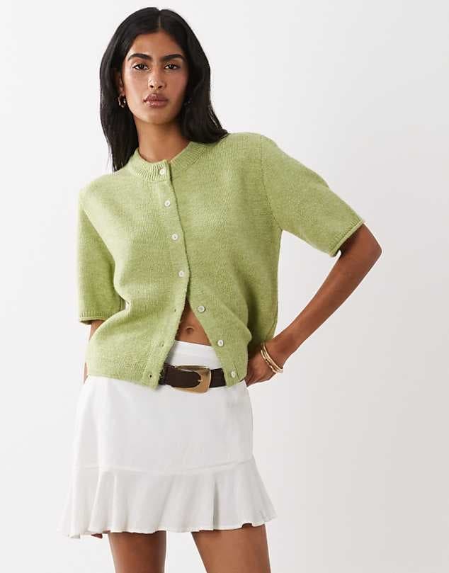 ASOS ASOS DESIGN lightweight relaxed short sleeve cardigan in pistachio — Muted pistachio green knitwear