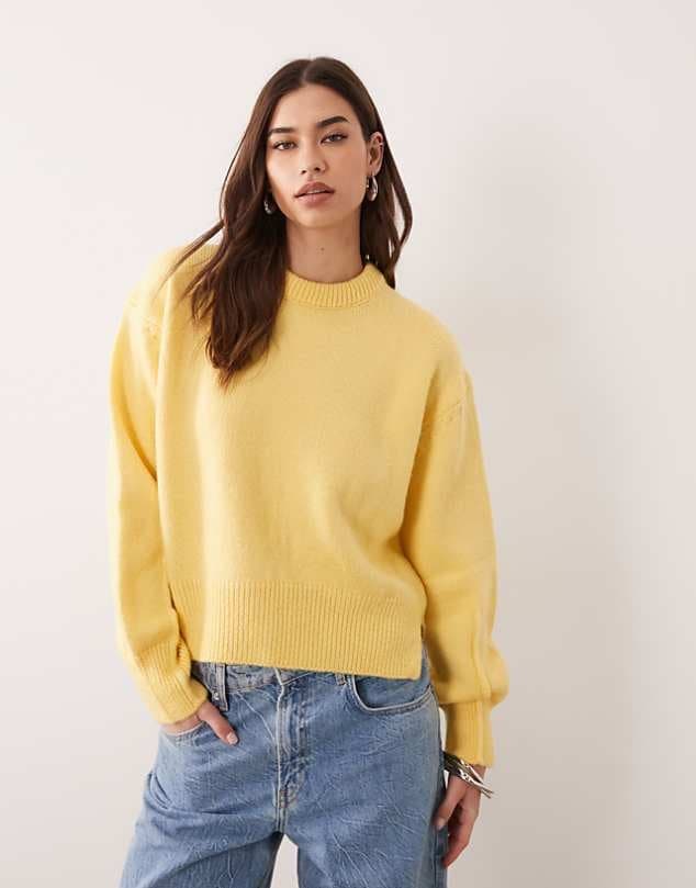 ASOS ASOS DESIGN boxy crew neck jumper with side split detail in yellow — Butter yellow knitwear
