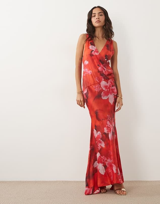 ASOS ASOS DESIGN Premium plunge modal satin maxi dress in red floral — Vivid warm red dress