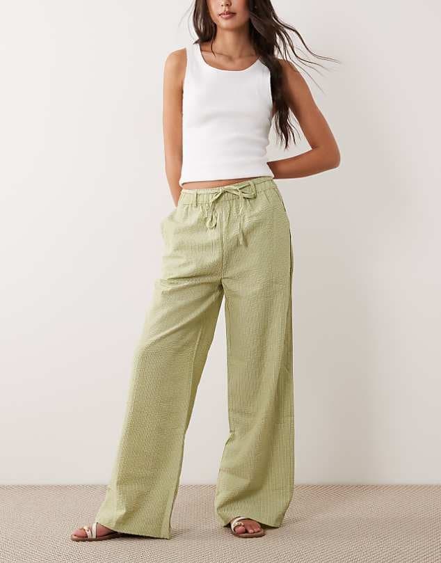 ASOS New Look seersucker stripe wide leg trousers in green — Pale sage green trouser