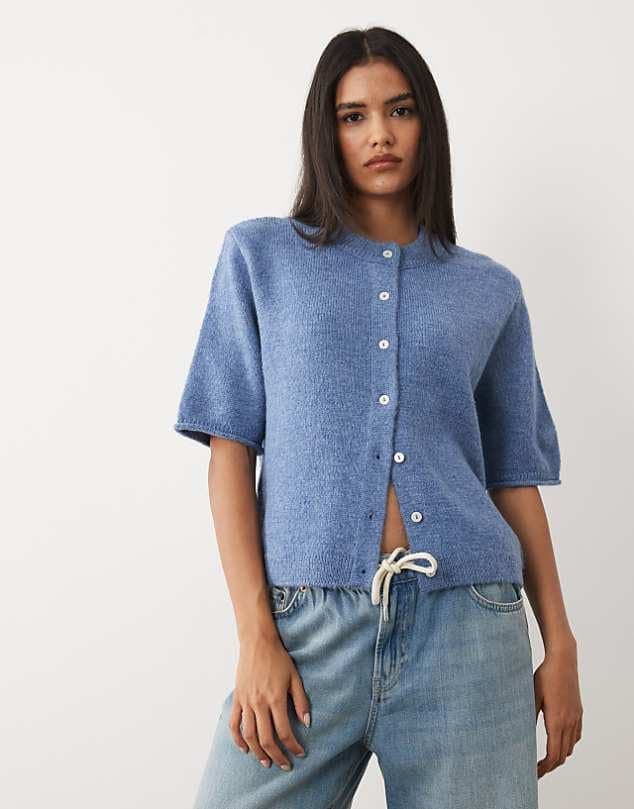 ASOS ASOS DESIGN lightweight relaxed short sleeve cardigan in light blue — Muted cornflower blue knitwear