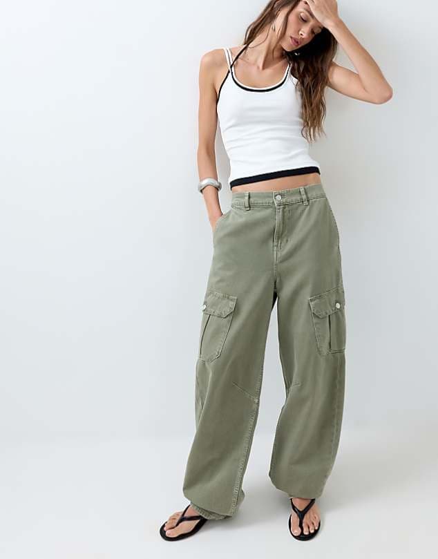 ASOS ASOS DESIGN cargo trousers in soft khaki — Muted khaki green trouser