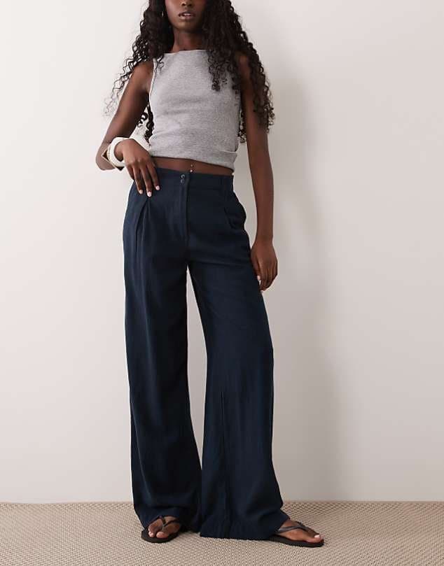 ASOS ASOS DESIGN wide leg trousers with pleat detail in linen blend in navy — Deep navy blue trouser
