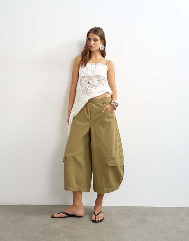 ASOS Topshop horseshoe cargo trouser in khaki — Muted khaki green trouser
