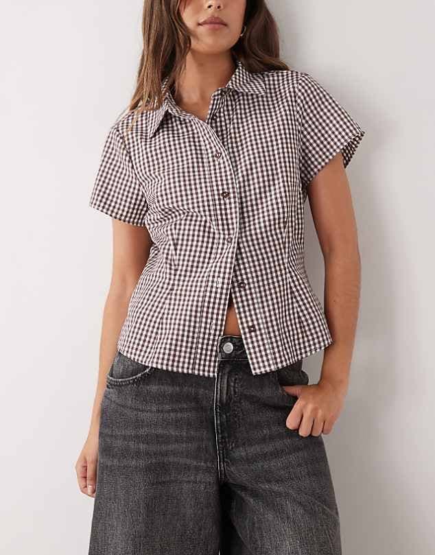 ASOS COLLUSION fitted short sleeve gingham shirt in burgundy gingham — Deep burgundy red top
